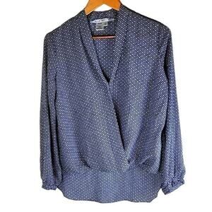 Max Studio Floral Monogram Print Womens Blouse size S Longsleeve V-Neck